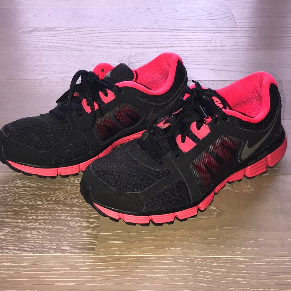 NIKE Dual Fusion ST2 Black and Pink 8.5 Shoes